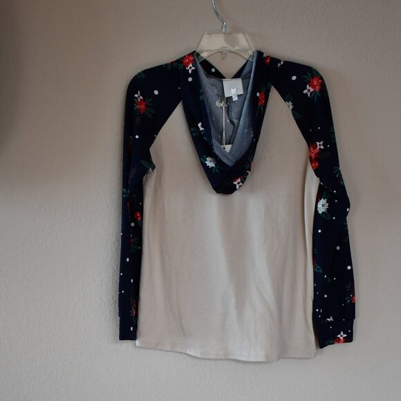 Tru Self Woman's Beige Holiday Stag Long Sleeve Front Knot Hooded Shirt Top Sz S - Picture 4 of 4